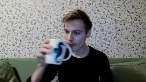 Snapshot of nicksuper8 chatting on 12-17-24, 09:38 Nick online show from 12-17-24, 09:38