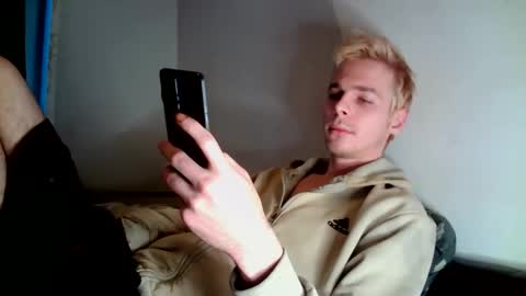 Snapshot of nicksuper8 chatting on 11-08-25, 06:13 Nick online show from 11-08-25, 06:13