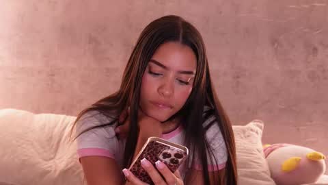 Snapshot of nicky_and_blake chatting on 10-19-25, 08:31 nicky and blake online show from 10-19-25, 08:31