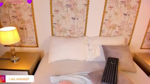 Nicky  online show from 12-22-25, 02:19