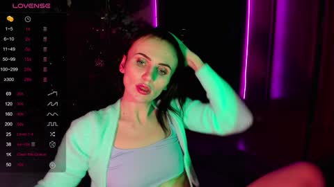 Snapshot of nicky_weekends chatting on 01-10-25, 09:42 Nicky Weekends online show from 01-10-25, 09:42