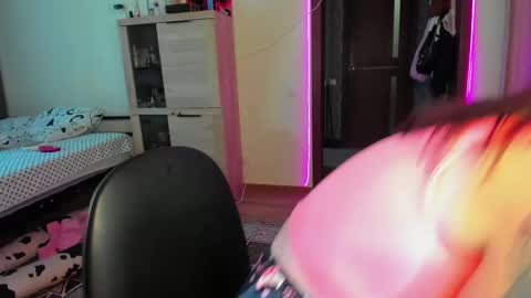 Snapshot of nicky_weekends chatting on 02-09-25, 11:36 Nicky Weekends online show from 02-09-25, 11:36