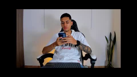 Nicky  online show from 10-01-25, 12:22