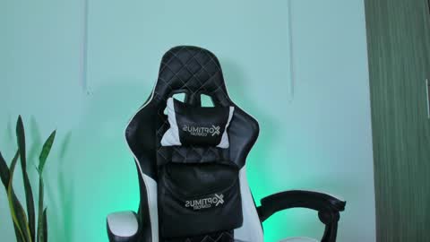 Nicky  online show from 10-06-25, 11:51