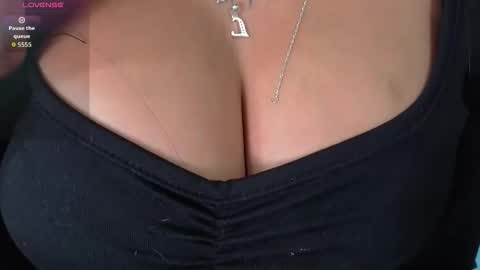 Nicolle online show from 01-14-26, 01:33