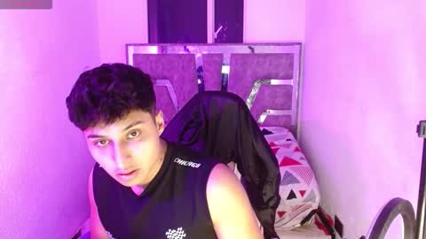 Snapshot of nickyyhot chatting on 11-30-25, 03:21 NICOLAS online show from 11-30-25, 03:21