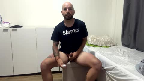 Snapshot of nico202095 chatting on 01-12-25, 03:07 nicolas online show from 01-12-25, 03:07