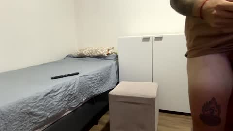 Snapshot of nico202095 chatting on 01-16-25, 03:23 nicolas online show from 01-16-25, 03:23