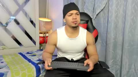 nico_blaze7 online show from 02-06-26, 12:19