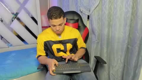 nico_blaze7 online show from 03-03-26, 07:53