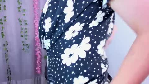 Snapshot of nico_lette_ chatting on 02-15-25, 06:12 Nico online show from 02-15-25, 06:12