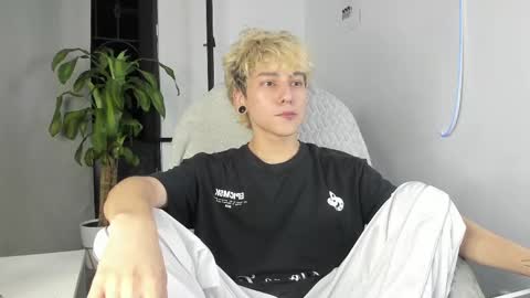 Nico  online show from 09-13-25, 02:00