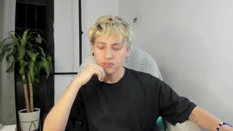 Nico  online show from 10-18-25, 02:47