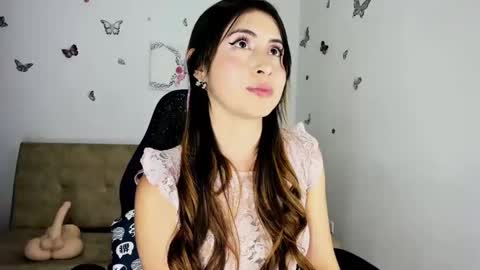 Snapshot of nicol_swift_ chatting on 01-19-25, 02:04 Nicol online show from 01-19-25, 02:04