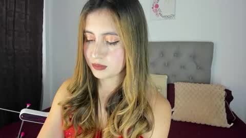 Snapshot of nicol_swift_ chatting on 10-10-25, 10:09 Nicol online show from 10-10-25, 10:09