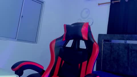 Snapshot of nicol_transgirl chatting on 09-14-25, 02:33 Nicol online show from 09-14-25, 02:33