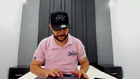 Snapshot of nicolas_cray chatting on 05-13-26, 12:57 NICOLAS online show from 05-13-26, 12:57