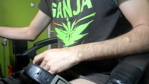 L. Nicolas online show from 04-21-26, 05:25