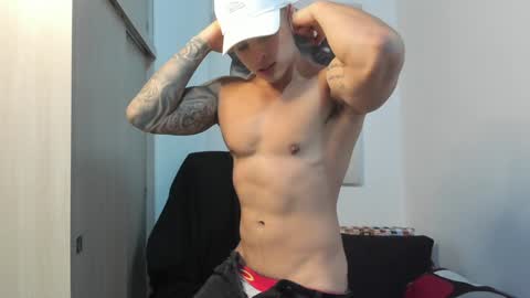 Snapshot of nicolasmuscle chatting on 12-08-24, 03:53 Andres online show from 12-08-24, 03:53