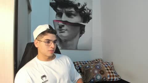 Snapshot of nicolasmuscle chatting on 12-29-24, 07:32 Andres online show from 12-29-24, 07:32