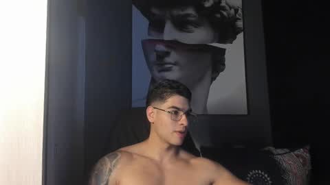 Snapshot of nicolasmuscle chatting on 09-29-25, 06:35 Andres online show from 09-29-25, 06:35