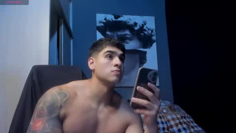 Snapshot of nicolasmuscle chatting on 05-10-26, 08:47 Andres online show from 05-10-26, 08:47