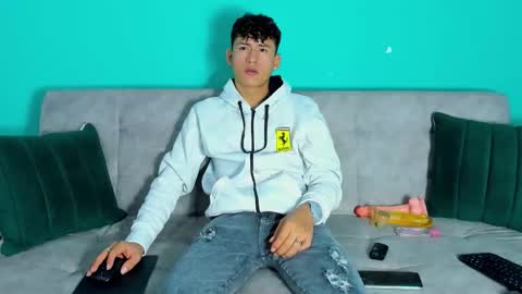 nicolastorres__ online show from 11-24-25, 07:41