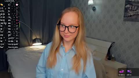 Nicoletta online show from 10-15-25, 05:24