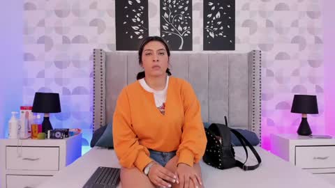 Nicole  Adam online show from 01-28-25, 01:05