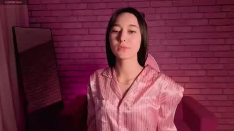 Snapshot of nicole_brownie chatting on 05-05-26, 12:40 Nicole online show from 05-05-26, 12:40