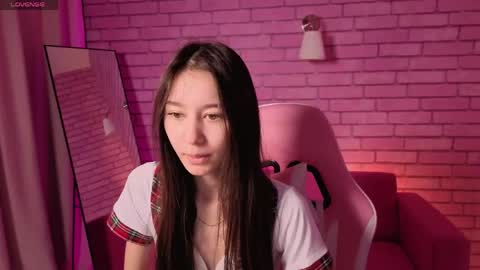 Snapshot of nicole_brownie chatting on 05-11-26, 12:38 Nicole online show from 05-11-26, 12:38