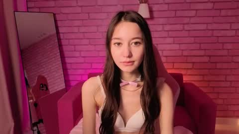 Snapshot of nicole_brownie chatting on 05-15-26, 11:34 Nicole online show from 05-15-26, 11:34