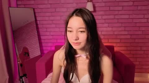 Snapshot of nicole_brownie chatting on 05-15-26, 11:45 Nicole online show from 05-15-26, 11:45