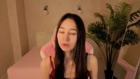 Snapshot of nicole_brownie chatting on 05-25-26, 01:11 Nicole online show from 05-25-26, 01:11