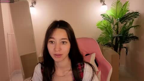 Snapshot of nicole_brownie chatting on 06-16-26, 12:57 Nicole online show from 06-16-26, 12:57