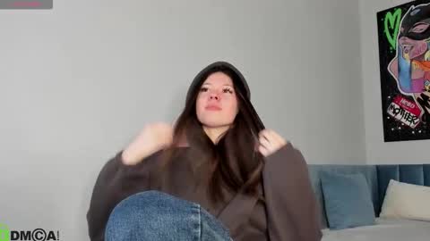 GMT7TueWedThSu 0300am-0900am. Sa 1000am-0400pm online show from 12-18-25, 11:44