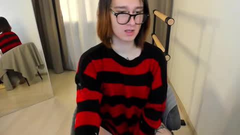 Nicole online show from 10-10-25, 07:51