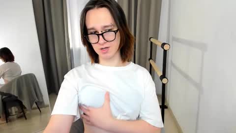 Nicole online show from 10-17-25, 10:40