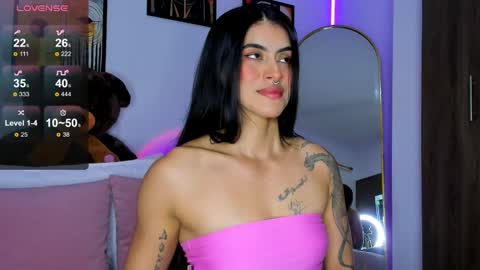 Snapshot of nicole_duran3095 chatting on 05-03-26, 02:39 Nick online show from 05-03-26, 02:39
