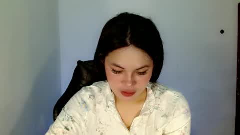 nicole_kiss01 online show from 10-17-25, 08:17
