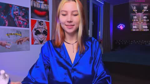 Snapshot of nicole_matt chatting on 02-06-25, 12:22 Nicole online show from 02-06-25, 12:22