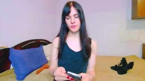 Snapshot of nicole_redfield chatting on 09-23-25, 05:21 Nicole online show from 09-23-25, 05:21