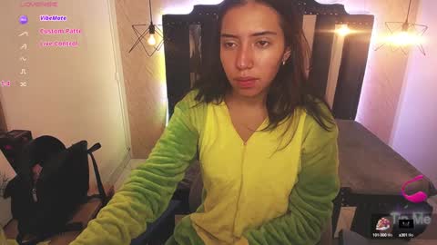 Snapshot of nicole_samantha chatting on 01-18-25, 11:32 Samantha online show from 01-18-25, 11:32