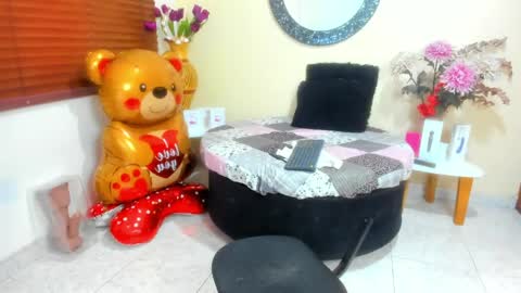 Nicole Santana online show from 04-29-26, 10:16