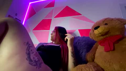 Nicole online show from 04-05-26, 06:32