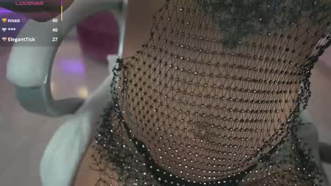 Snapshot of nicolecrawft chatting on 10-08-25, 07:44 Nicole Crawft online show from 10-08-25, 07:44