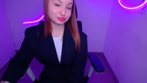 Nicole online show from 09-17-25, 07:48