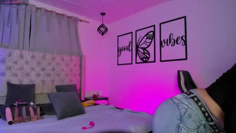 nicolee millerr online show from 04-14-26, 12:22