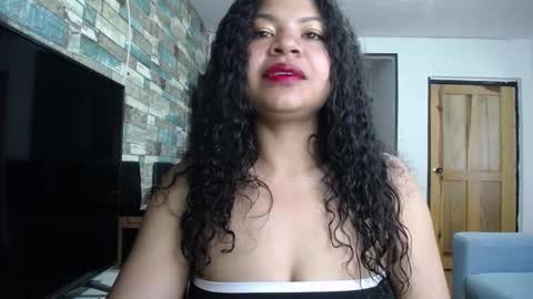 Snapshot of nicoleebon chatting on 09-30-25, 01:05 Nicole online show from 09-30-25, 01:05