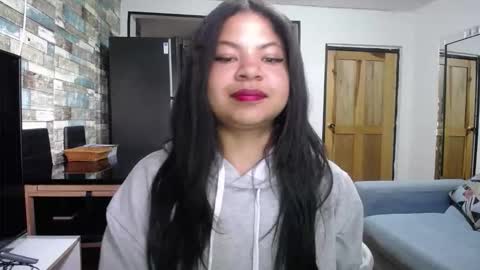 Snapshot of nicoleebon chatting on 10-06-25, 11:51 Nicole online show from 10-06-25, 11:51